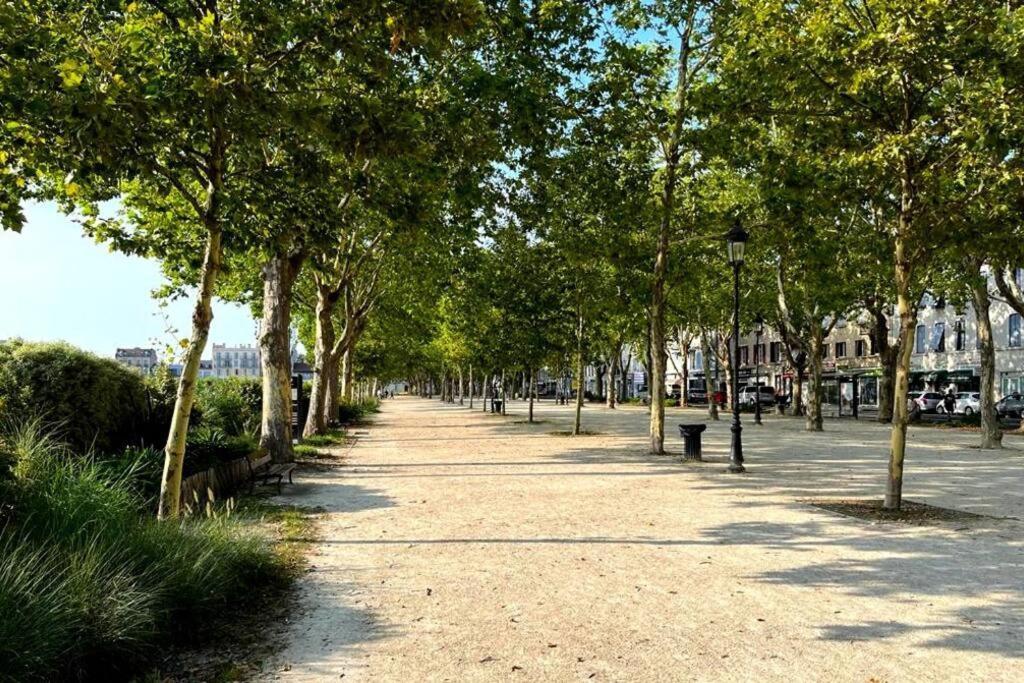 דירות Pau Centre Vue Sur Les Pyrenees Pour 2 Nuits Au Minimum מראה חיצוני תמונה